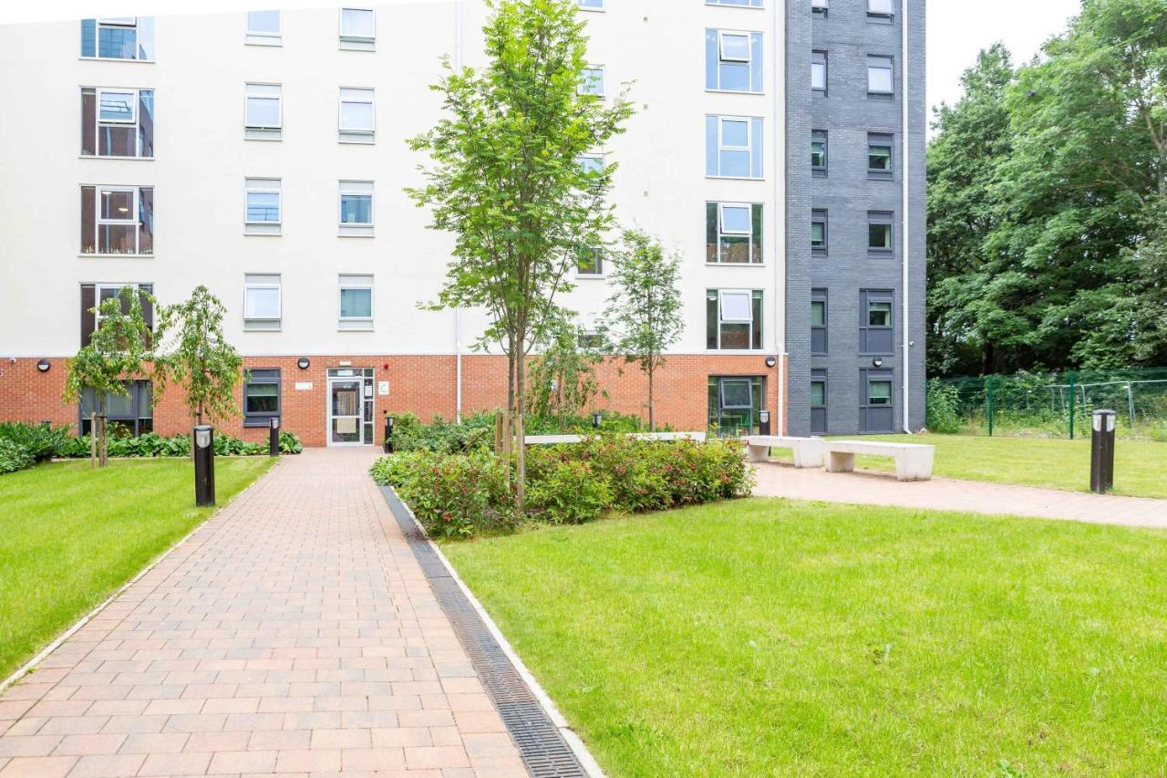 Newton Court Newcastle Ensuite Rooms 뉴캐슬어폰타인 외부 사진